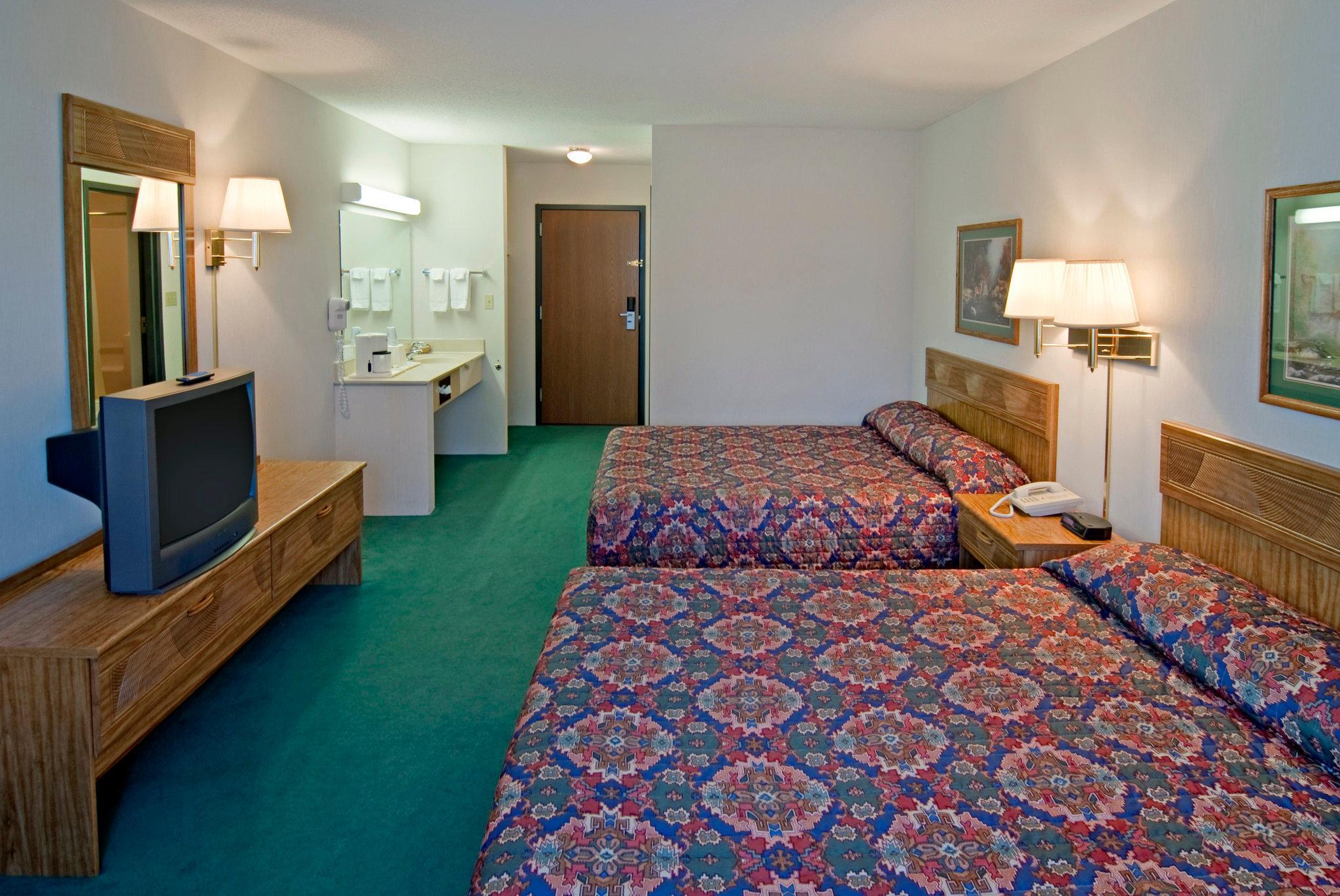 Americas Best Value Inn & Suites - Tahquamenon Country Newberry Zimmer foto