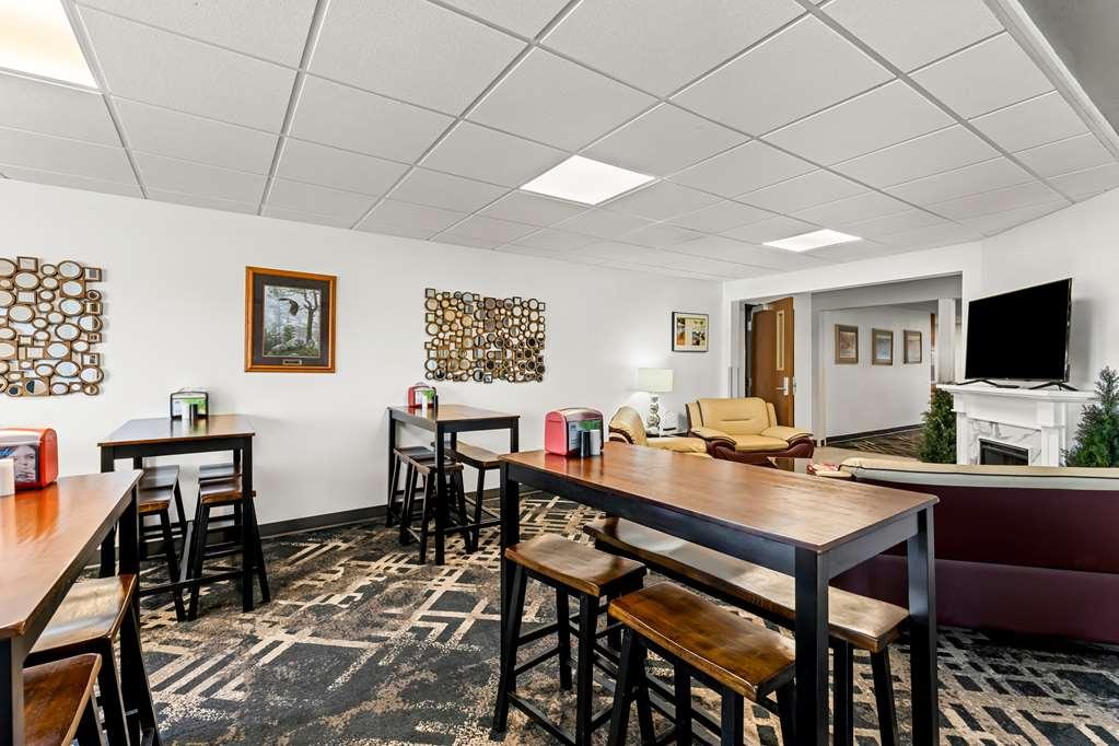 Americas Best Value Inn & Suites - Tahquamenon Country Newberry Restaurant foto
