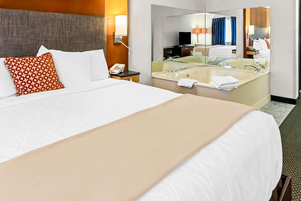 Americas Best Value Inn & Suites - Tahquamenon Country Newberry Zimmer foto