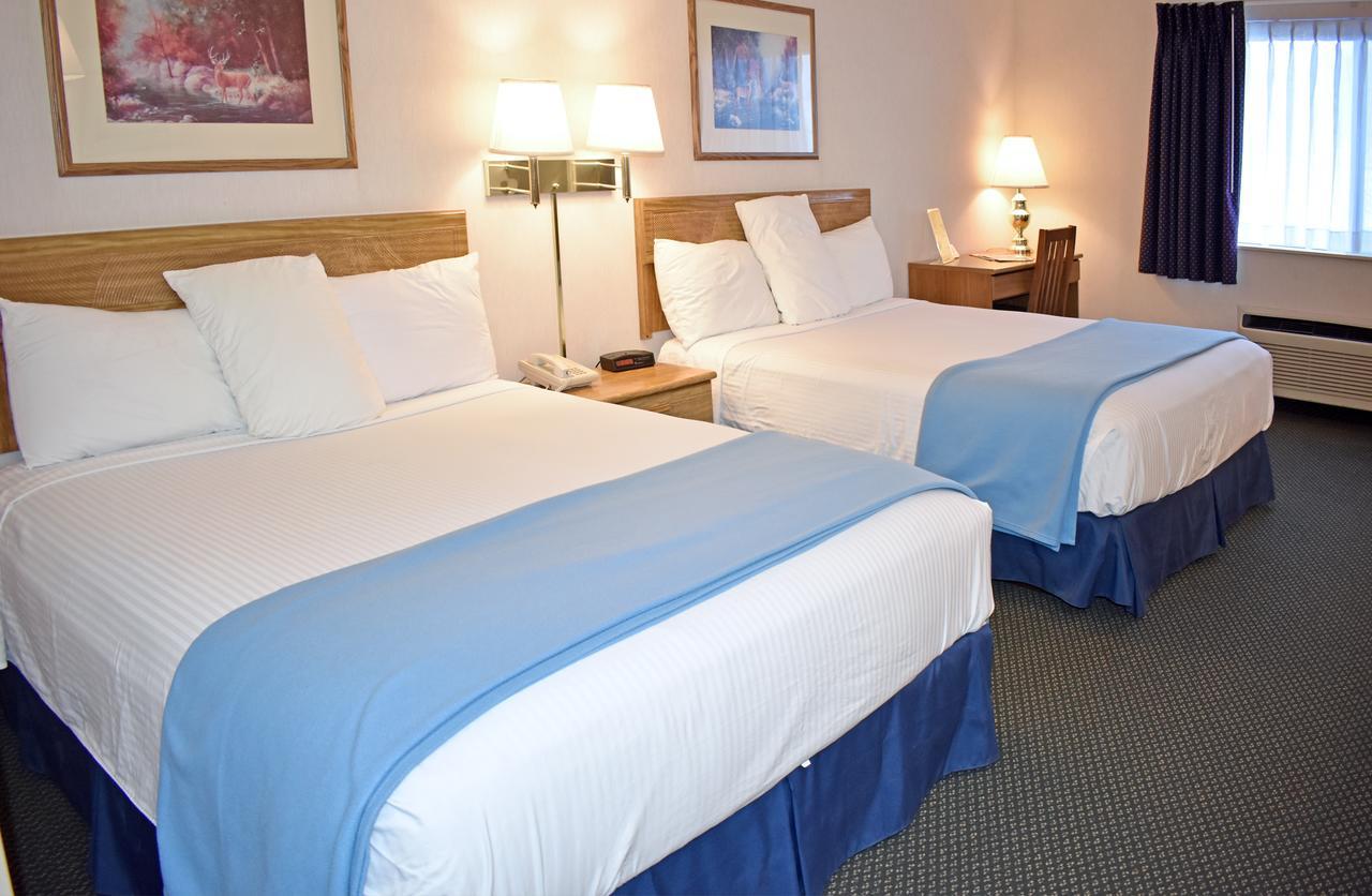 Americas Best Value Inn & Suites - Tahquamenon Country Newberry Exterior foto